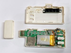 MINI-SNAP中身。基盤が見えている