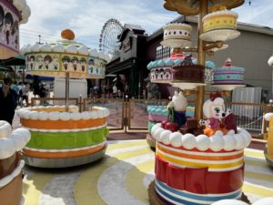 スイーツカップ。それぞれ違うケーキを模してある。