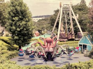 オクトパスアドベンチャーとパイレーツの写真。