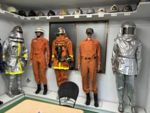消防服の展示。